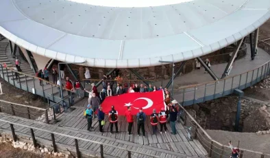 Şanlıurfa’da 29 Ekim Kutlaması: Doğaseverler Göbeklitepe’ye Yürüdü