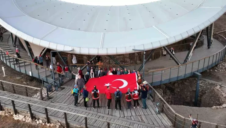 Şanlıurfa’da 29 Ekim Kutlaması: Doğaseverler Göbeklitepe’ye Yürüdü